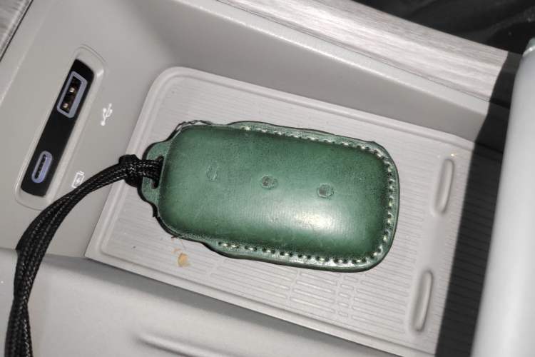 Used Geely Galaxy E8 2024 665 km Range Rear-Drive Starship Long-Range Version Vehicle Key