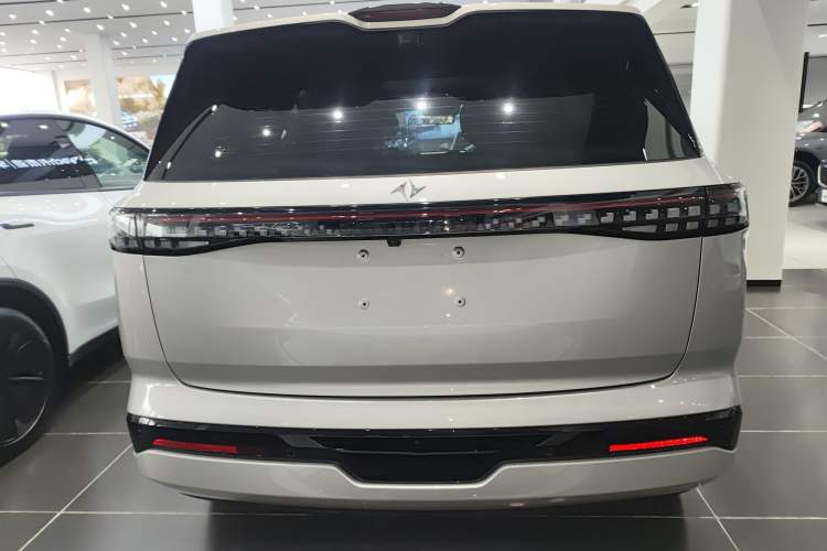 Used Dongfeng eπ eπ008 2024 210Max Range-Extended Version 6 Seats