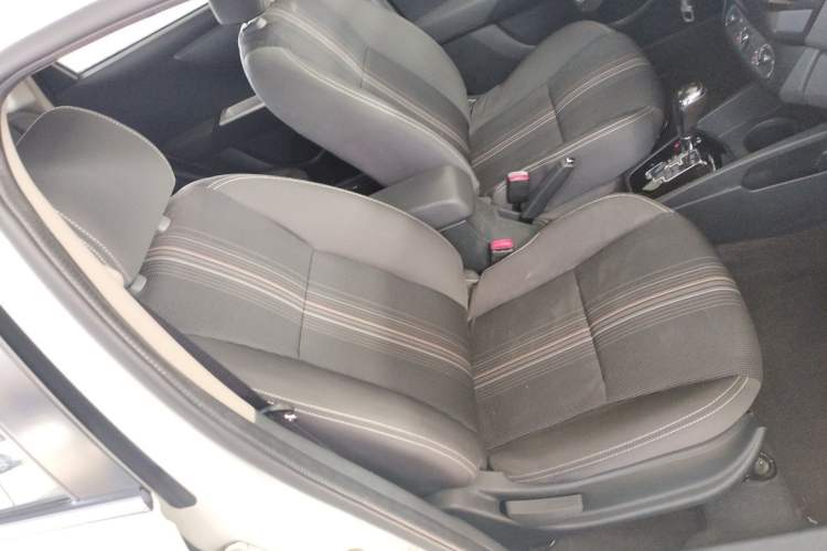 Used Dongfeng Aeolus AX3 2016 1.5L Automatic ZhiKu Model
