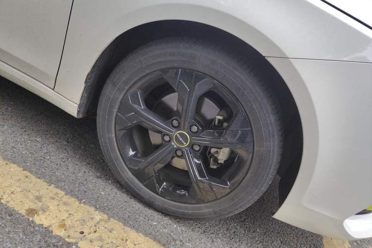 Used Roewe i6 MAX New Energy 2020 1.5T PHEV Sporty Cool Edition Right Front Wheel Hub