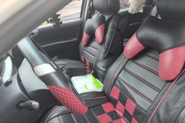 Used Luxgen Great 7 SUV 2012 Limited-Edition Sharp Edition 2.2T All-Wheel-Drive Prestige Model Left Front Seat