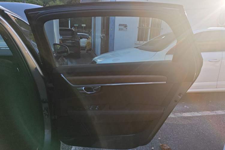 Used Volvo S90 2021 B5 Zhiyi Luxury Edition
