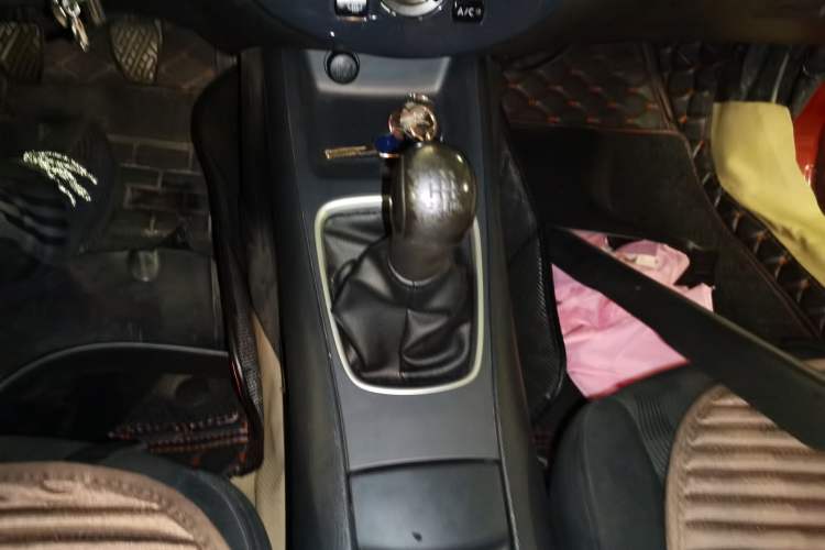 Used Nissan Tiida 2011 1.6L Manual Comfort Edition