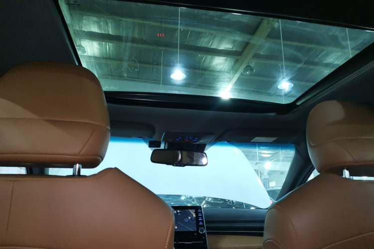 Used Toyota Avalon 2019 Dual-Engine 2.5L Limited Flagship Edition China VI Standard