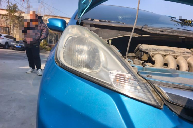 Used Honda Fit 2011 1.5L automatic panoramic sunroof version
