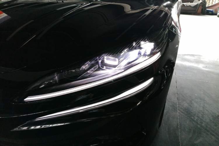 Used Denza Z9 2024 1100 km Four-Wheel Drive Max Version Left Front Headlight