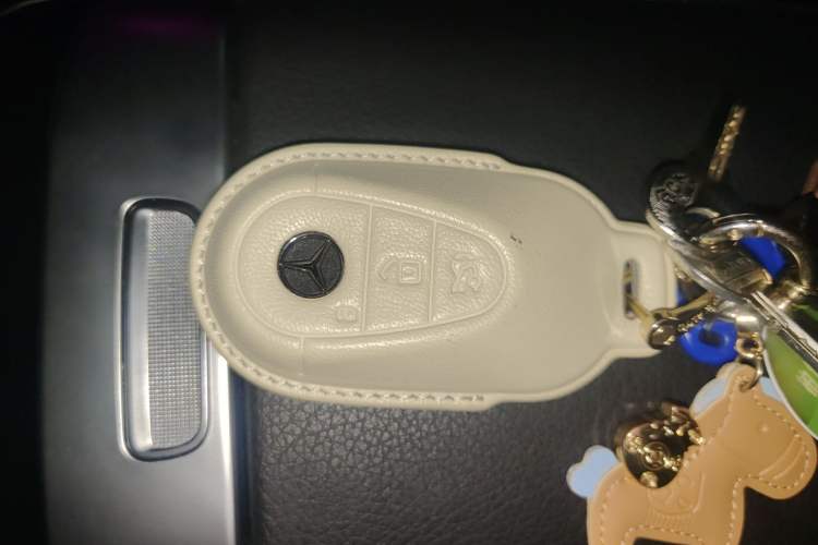 Used Mercedes-Benz GLC Coupe 2025 GLC 260 4MATIC Coupe SUV Vehicle Key