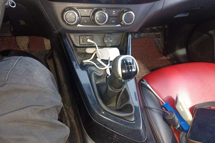 Used Nissan Lannia 2016 1.6L Manual Cool Edition Gear Lever