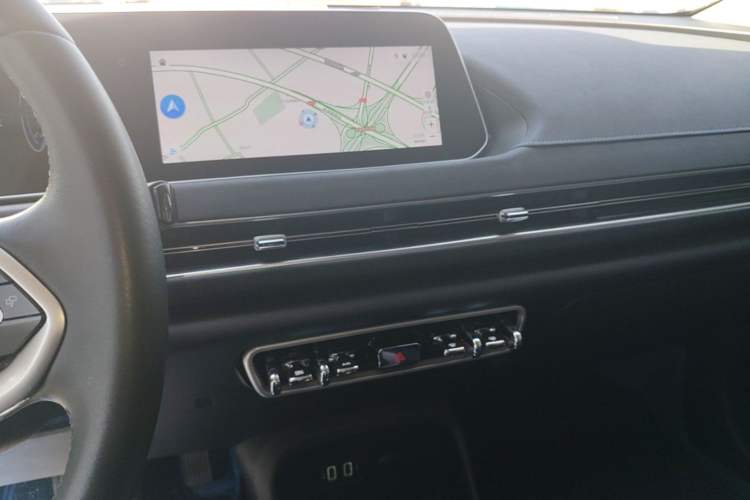 Used ORA Good Cat 2022 400km Standard Range Luxury Version Ternary Lithium Audio And AC Panel