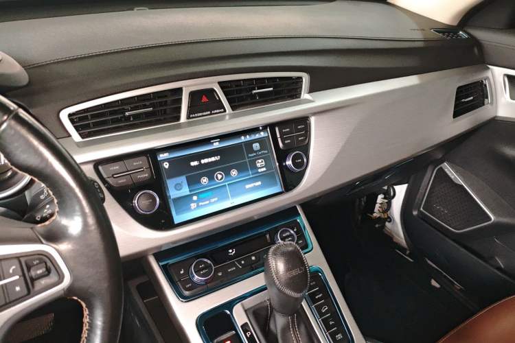 Used Geely Auto Emgrand X7 Sport 2016 1.8TD Automatic All-Wheel-Drive ZhiZun Edition Audio And AC Panel