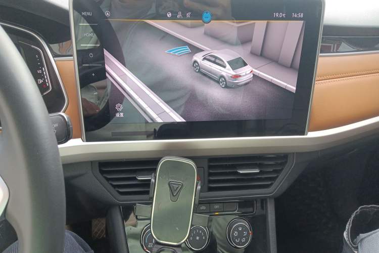 Used Volkswagen Bora 2023 200TSI DSG YueXing PRO Edition Audio And AC Panel