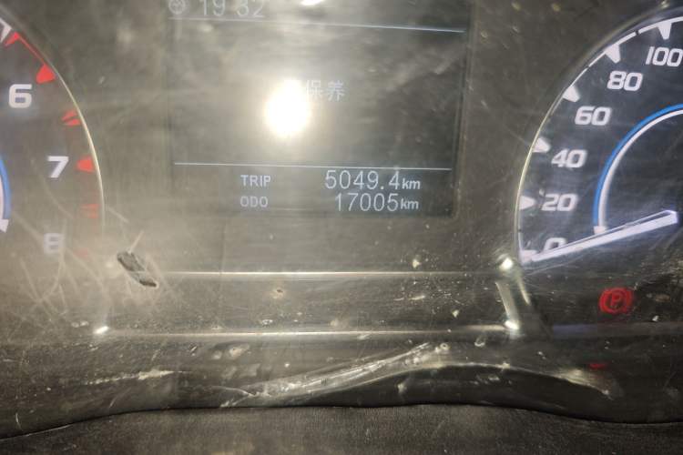 Used JMC Transit 2021 2.8T Space King Standard Version Long Wheelbase Mid-Height Roof Rear Dual Tires – Step 6-Seater Diesel China VI Emission Standard JX493
