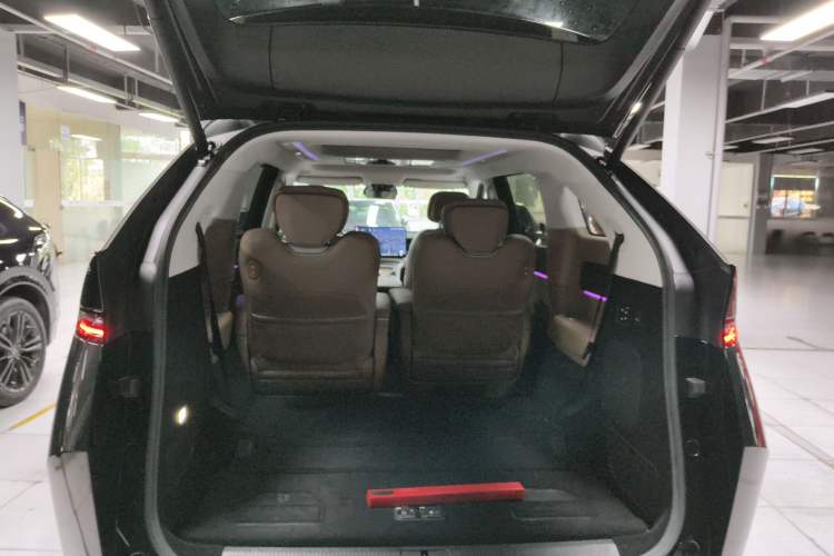 Used XPeng X9 2024 702 Ultra-Long Range Pro