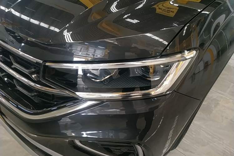 Used Volkswagen Tayron 2023 330TSI Two-Wheel-Drive Luxury Plus Advanced Version Left Front Headlight