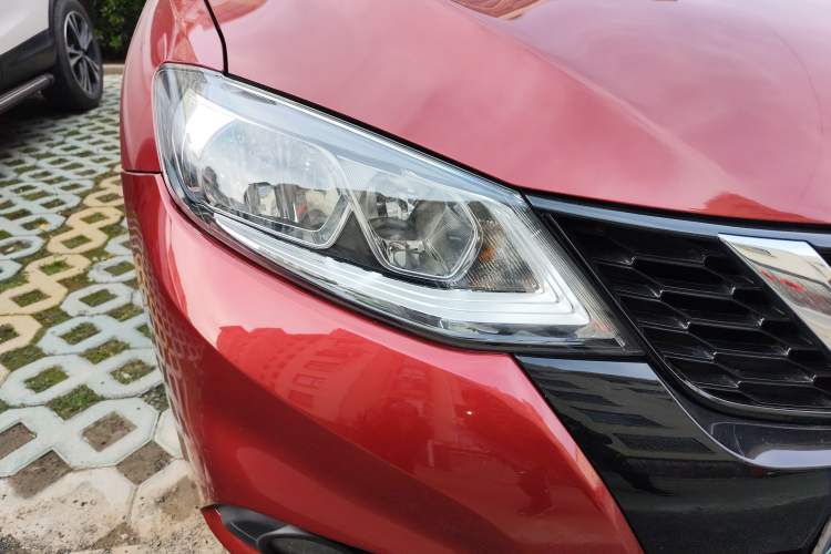 Used Nissan Tiida 2016 1.6L CVT Cool Dynamic Edition
