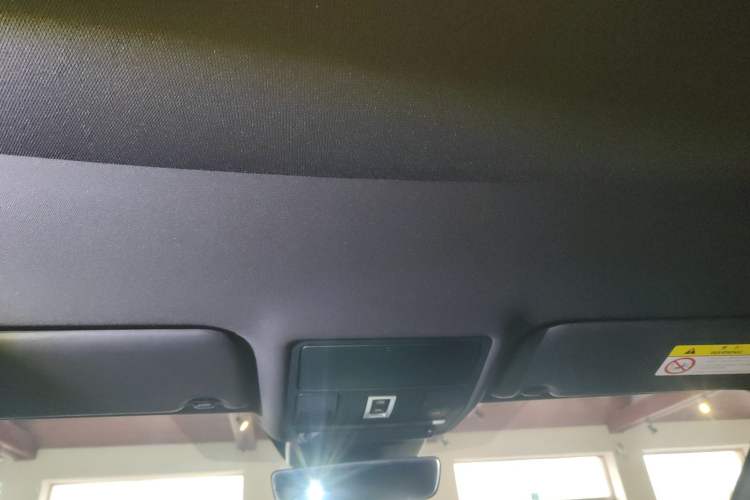 Used Land Rover Range Rover Evoque 2021 Range Rover Velar 249 PS R-Dynamic S Performance Edition
