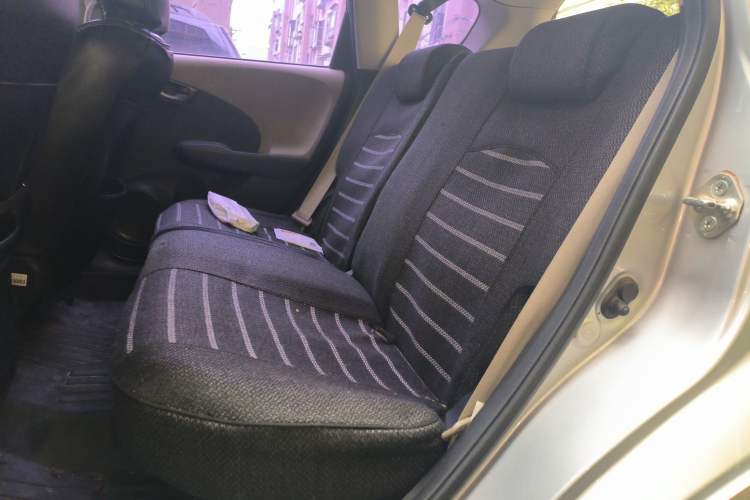 Used Honda Fit 2011 1.3L automatic comfort version
