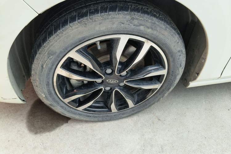 Used JAC Group J7 2020 1.5T CVT Elite Model Left Front Wheel Hub