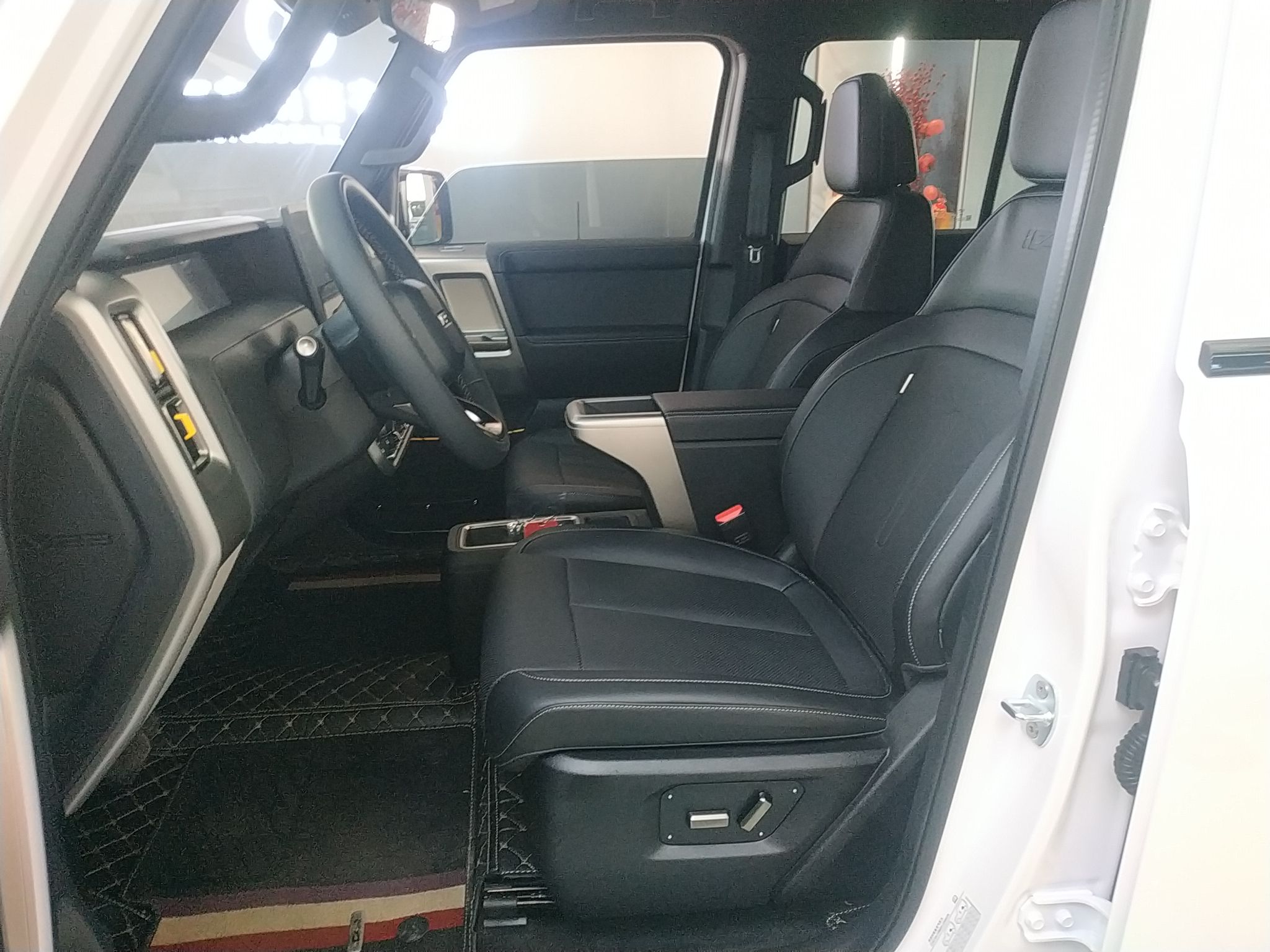 المقاعد الأمامية داخل السيارة