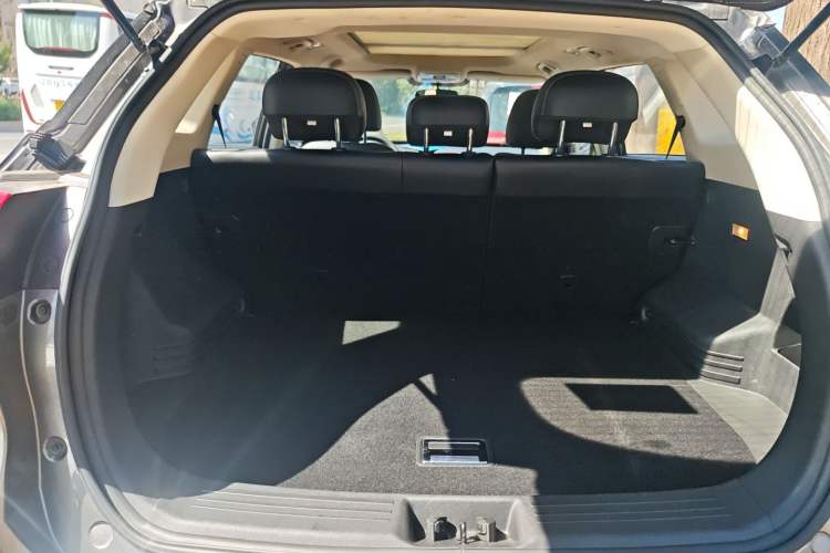 Used Geely Auto Emgrand X7 Sport 2018 1.8TD Automatic Two-Wheel Drive Zhiya Model Trunk