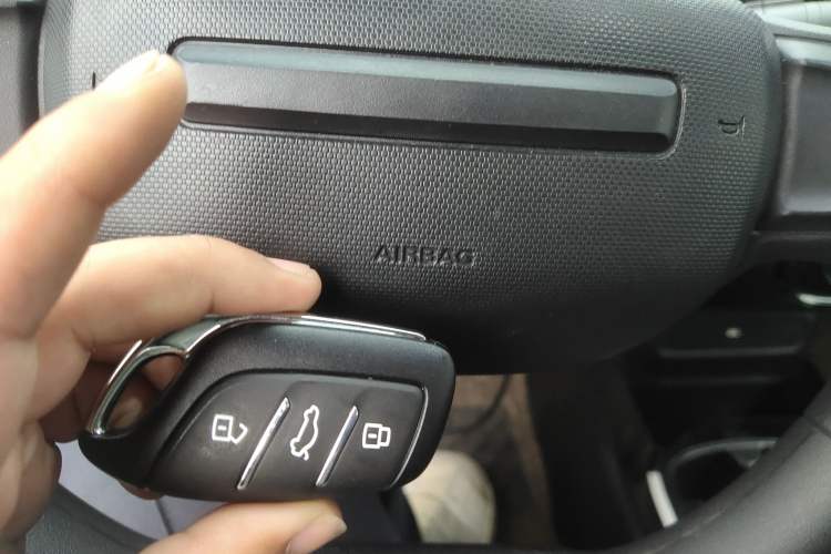 Used Roewe Clever 2022 311km QiQi BoBo Edition Vehicle Key