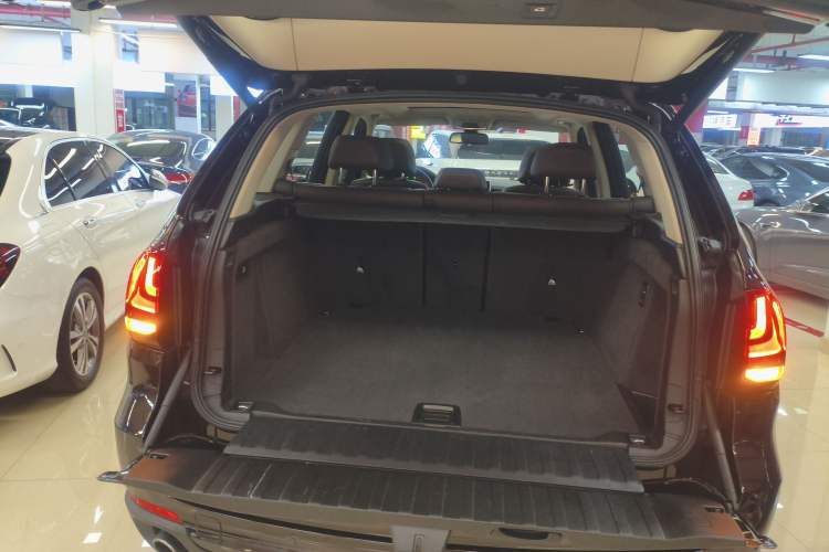 Used BMW X5 2015 xDrive28i
