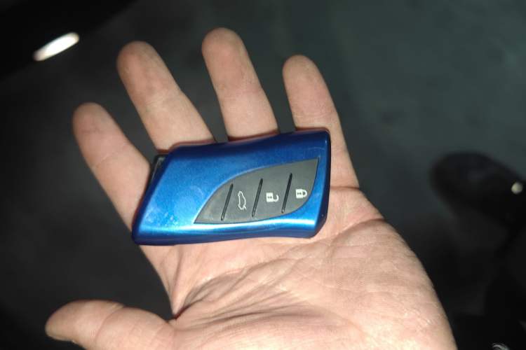 Used Lexus ES 2020 300h Deluxe Edition