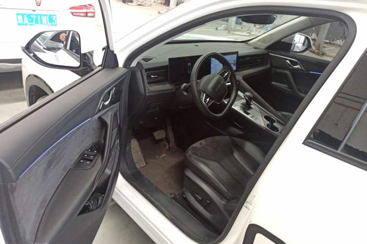 Used Roewe D5X DMH 2024 135 Tech Edition
