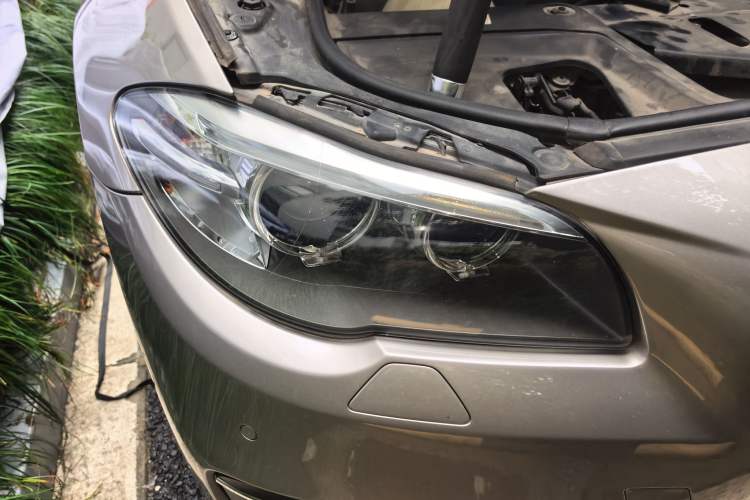 Used BMW 5 Series 2013 525Li Leading Model
