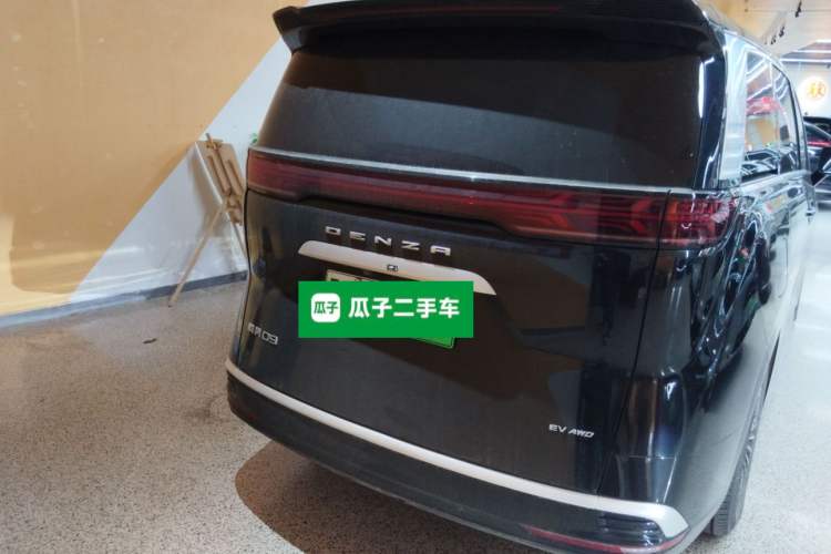 Used Denza D9 2024 EV 600 Four-Wheel Drive Prestige Model
