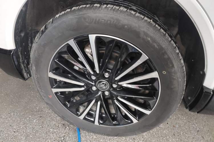 Used Toyota Venza 2023 2.0L CVT Two-Wheel Drive Prestige Version
