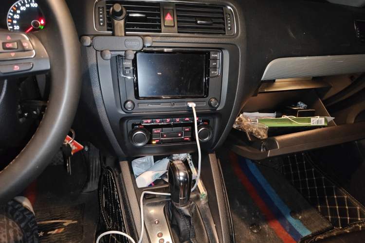 Used Volkswagen Sagitar 2012 1.4TSI Automatic Luxury Edition