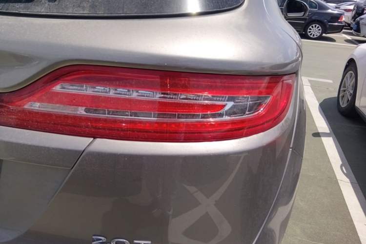 Used Lincoln MKC 2017 2.0T Two-Wheel-Drive Luxury Edition
