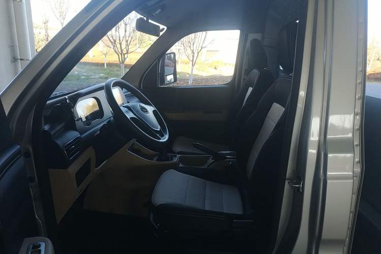 Used Kuayue Kuayue Wang X3 2022 1.6L Flagship PLUS Cargo Truck Single Cab with Dual Rear Wheels 3400 mm Wheelbase 3.3-Meter Length DAM16KR
