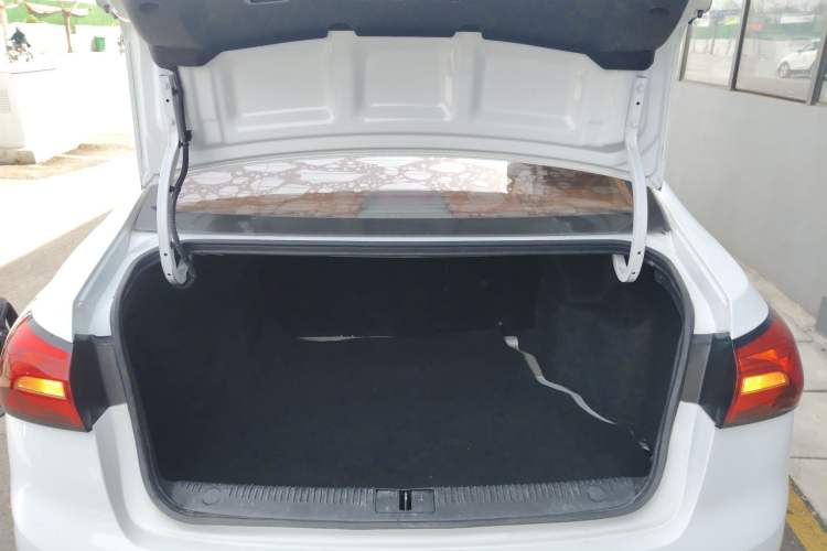 Used Roewe 360 2018 PLUS 1.5L Manual Luxury Edition
