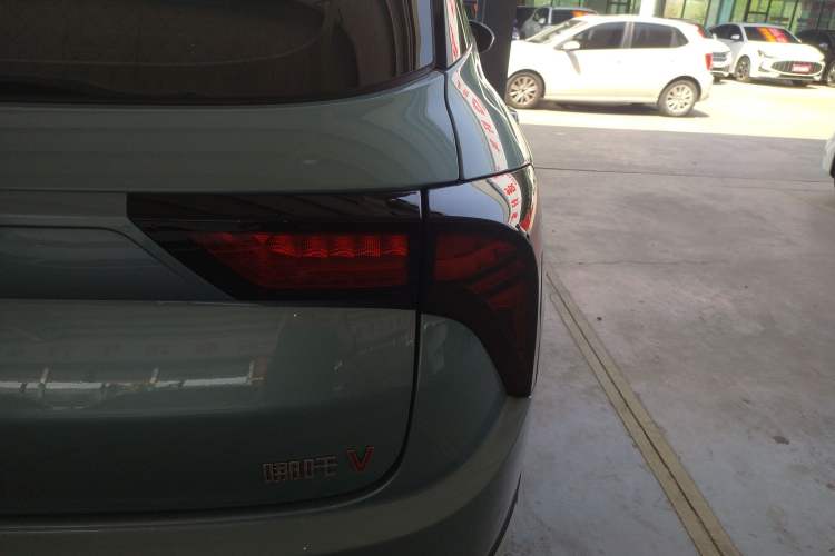 Used NETA V 2021 Standard Range Entertainment Version – Upgraded Model Right Rear Taillight