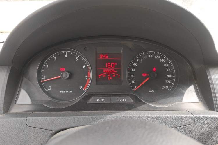 Used Volkswagen Santana 2015 1.6L Manual Fashion Edition
