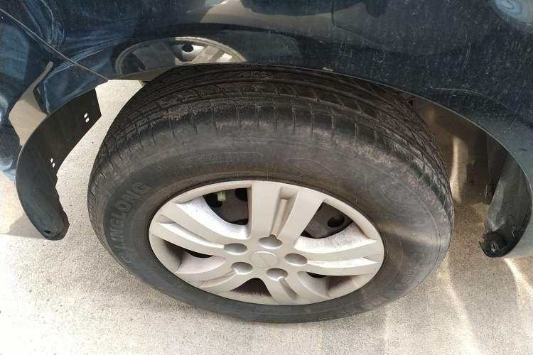 Used FORTHING Lingzhi 2023 M5L 1.6L Base Model 7 Seats Left Front Wheel Hub