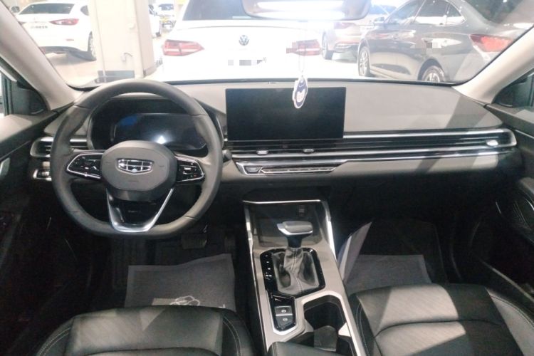 Used Geely Auto Emgrand 2023 4th Generation Champion Edition 1.5L CVT Luxury Model Center Console