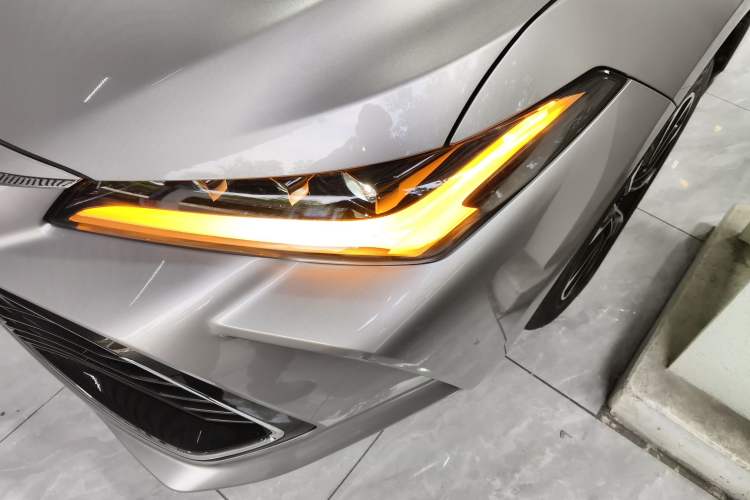 Used Toyota Avalon 2023 2.0L Premium Edition
