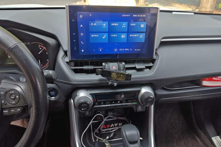 Used Toyota RAV4 2022 2.0L CVT Two-Wheel Drive Fashion Edition
