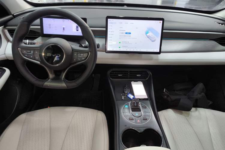Used BYD Seal 05 DM-i 2025 DM-i Intelligent Drive 120KM Flagship Model Center Console