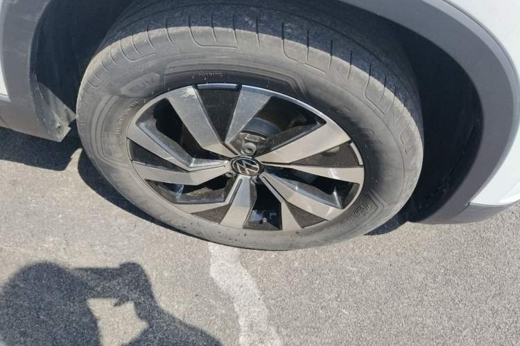 Used Volkswagen Tayron 2022 280TSI Two-Wheel Drive Luxury Smart Connectivity Version Right Front Wheel Hub