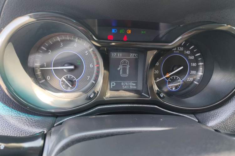 Used JMC Yusheng S350 2016 2.0T Automatic All-Wheel Drive Gasoline Luxury Version with Sunroof 5 Seats