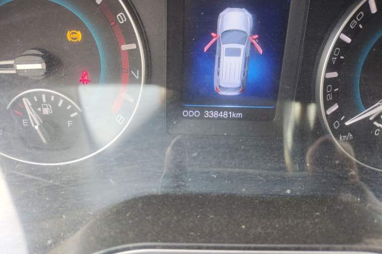 Used Haval H2 2014 1.5T Manual Two-Wheel Drive Elite Edition Odometer Close Up