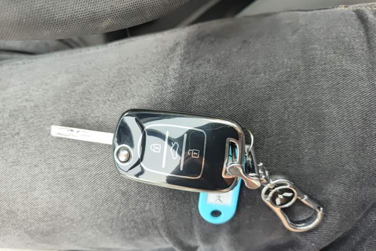 Used Wuling Hongguang MINIEV 2020 Zizai Version Lithium-NMC Interior 1