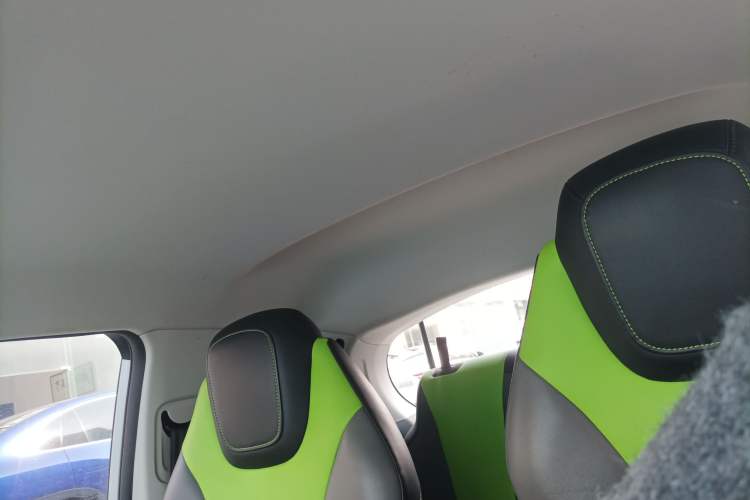 Used Roewe Clever 2021 302 km New Four-Seater Super-Efficient Version
