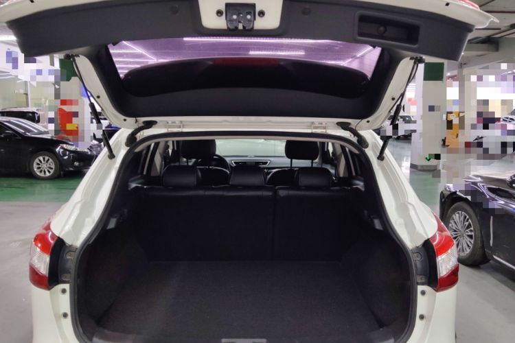 Used Nissan Qashqai 2016 2.0L CVT Elite Edition Trunk