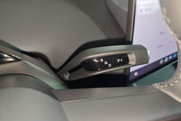 Used Xiaomi Auto YU7 2025 Ultra-Long Range Rear-Wheel Drive Version Gear Lever