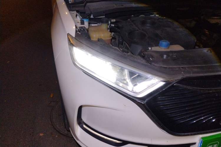 Used CHANGAN OSHAN X7 2021 1.5T Automatic Luxury Model Right Front Headlight